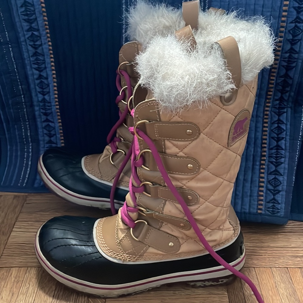 Sorel winter boots size 8 - Picture 4 of 7